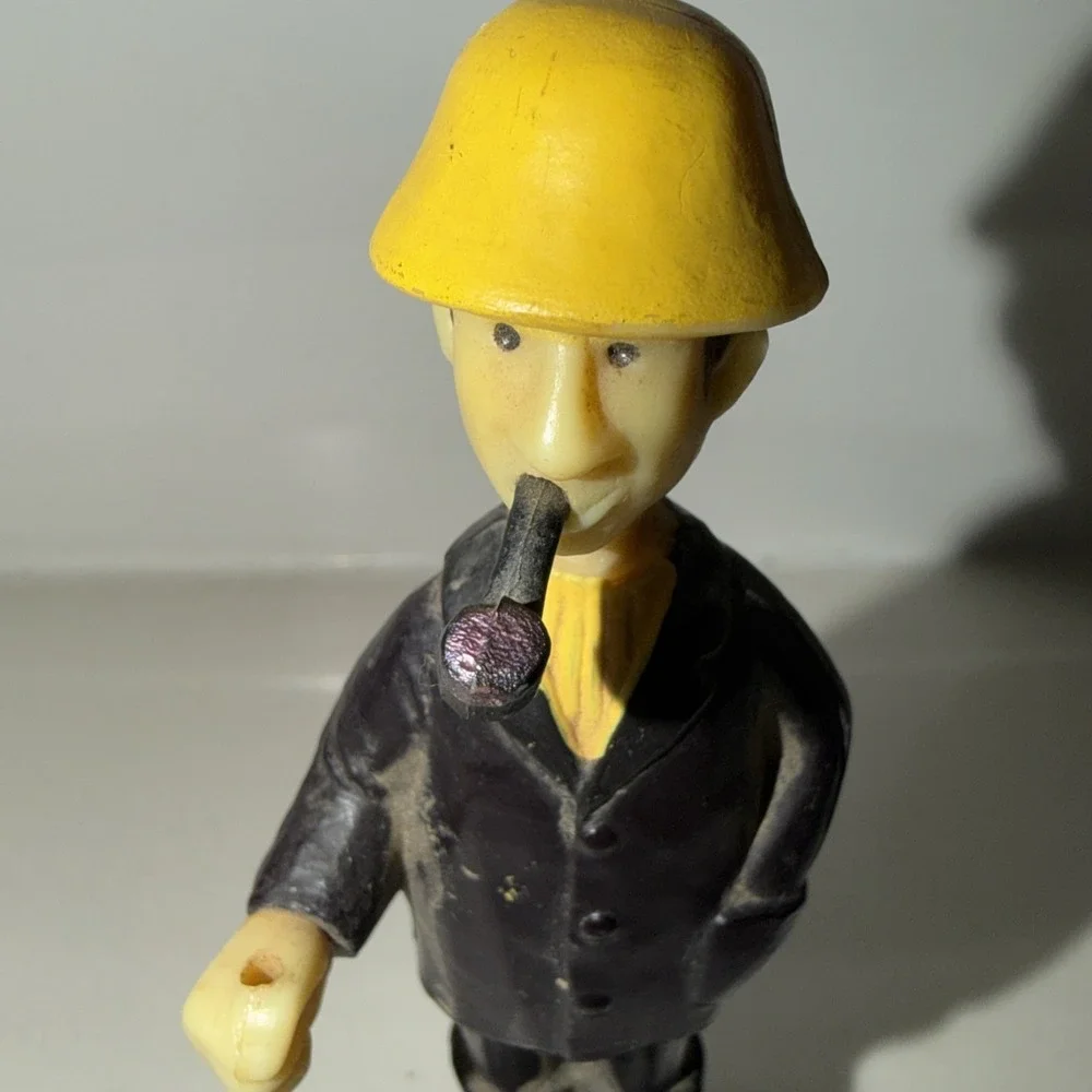 Vintage 1971 Wilton Chicago Fisherman